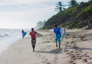 off to the surf lesson